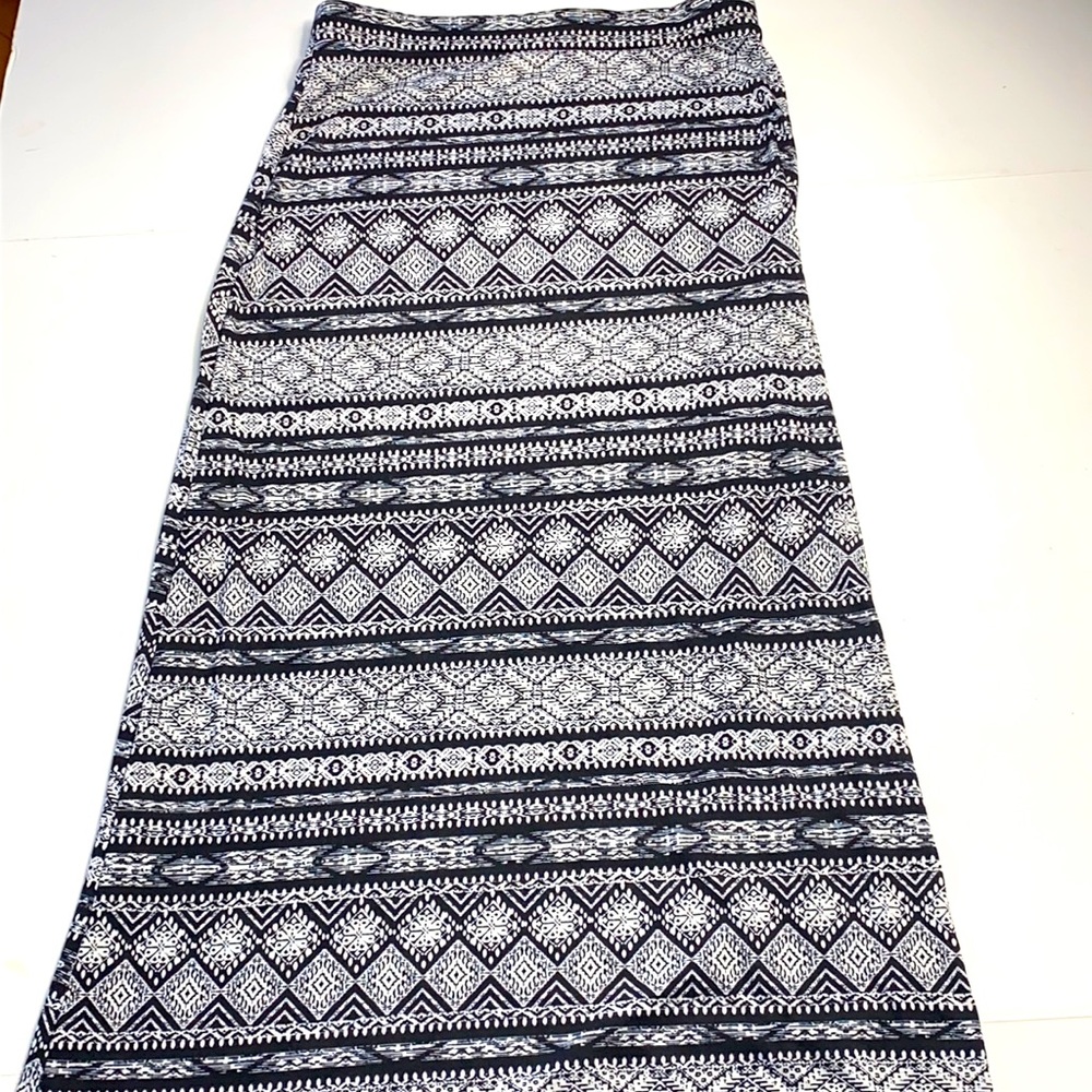 Ambiance Apparel Black and White Print Maxi Skirt Size M